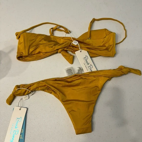 Beach bunny bikini set - Picture 3 of 3